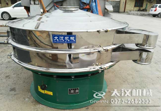 1200型振動(dòng)篩分機(jī) 1200型振動(dòng)篩分機(jī)